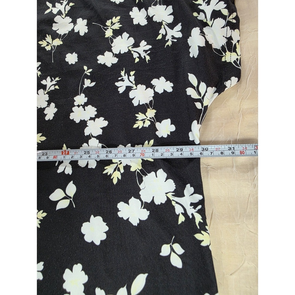 WOMENS TOP SIZE 6X SHORT SLEEVES BLACK WHITE FLORAL NEW - Picture 4 of 4